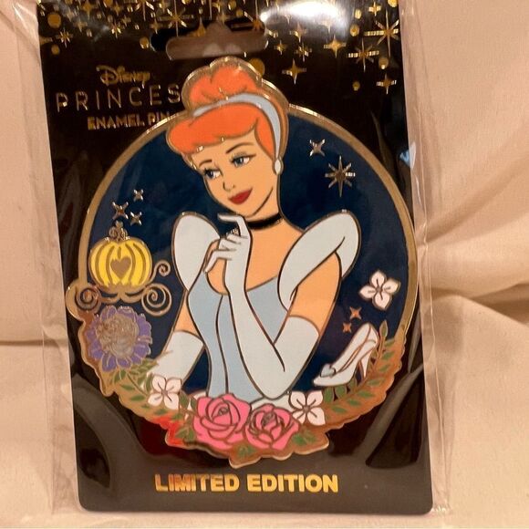 Disney Exclusive Princess Cinderella Pin 3” LE 300!! Classic Princess Floral NEW - Picture 3 of 5